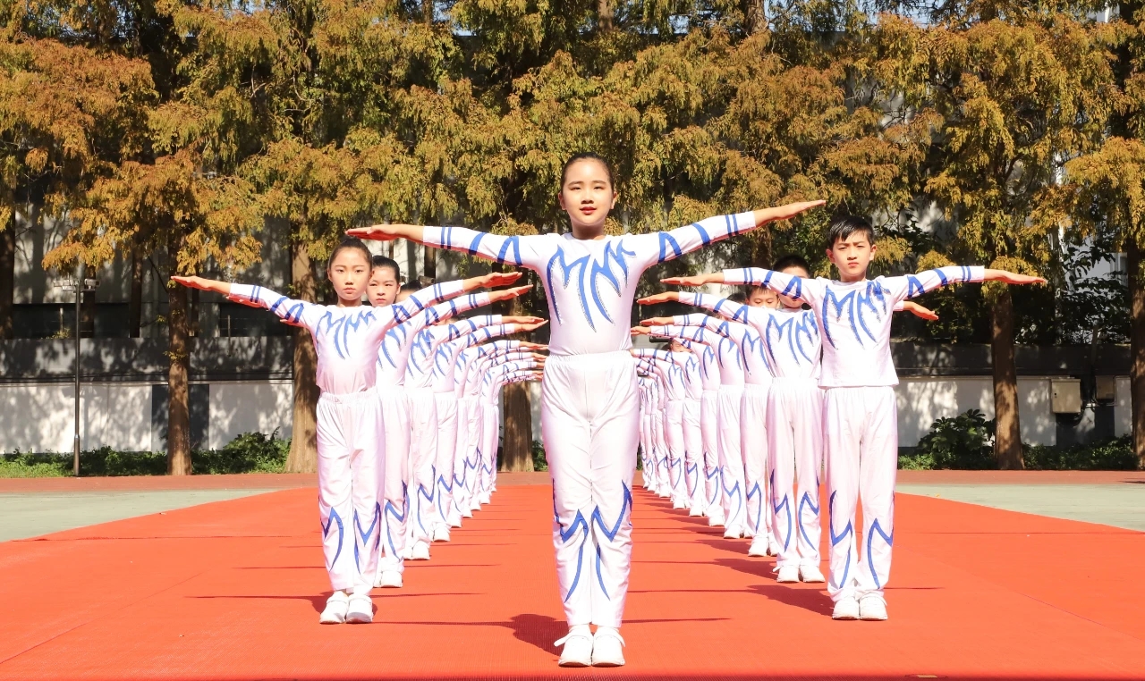 一起“舞动”青春！上海千余名中小学生“云端”齐做广播体操(图23)